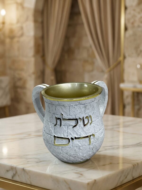 נטלה פולימר כותל לבן זהב