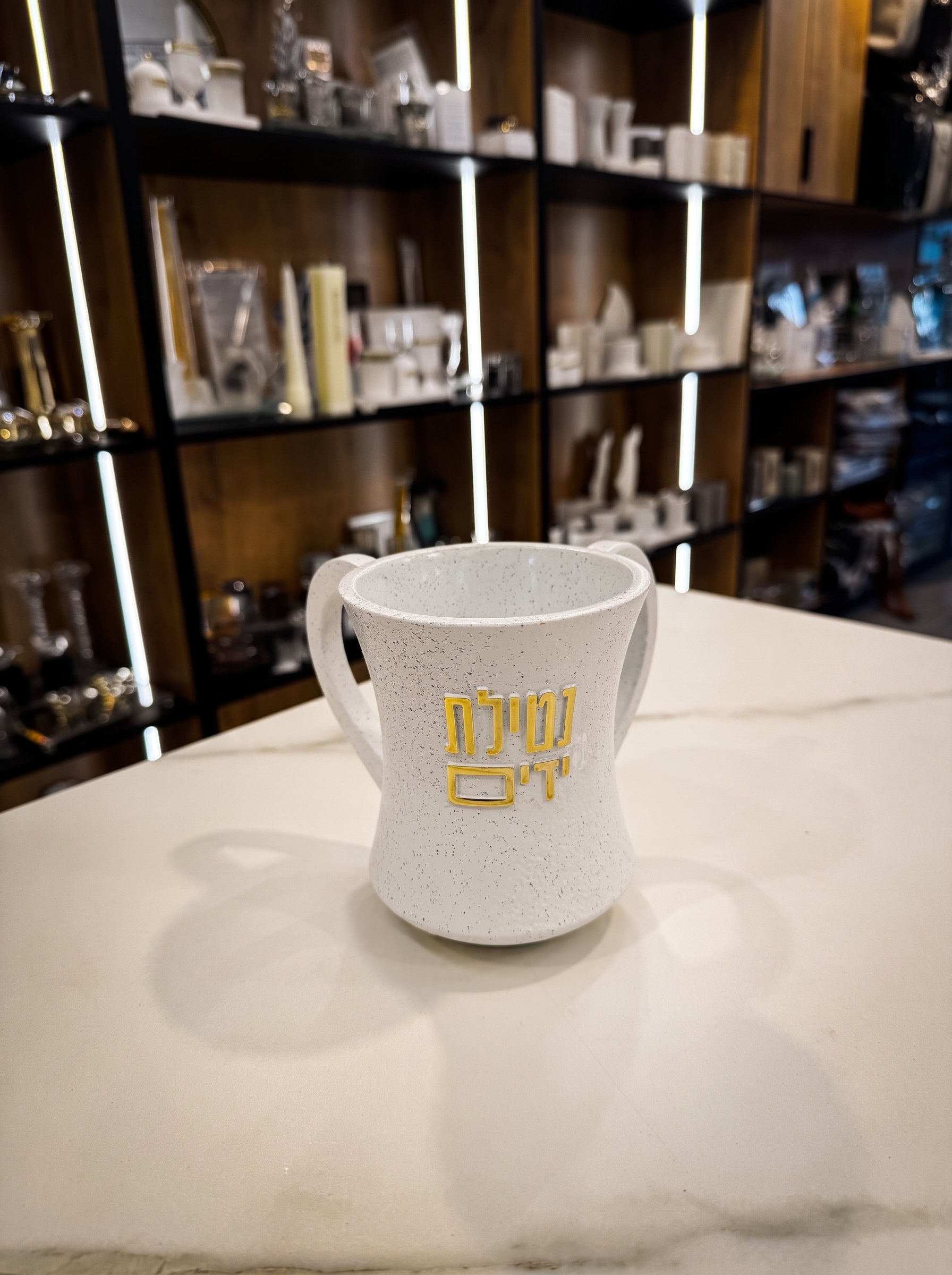 IMG_5136_2___Hero_Scene___7_7_ נטלה מהודרת מפולירזין מנוקדת – תמונה 1